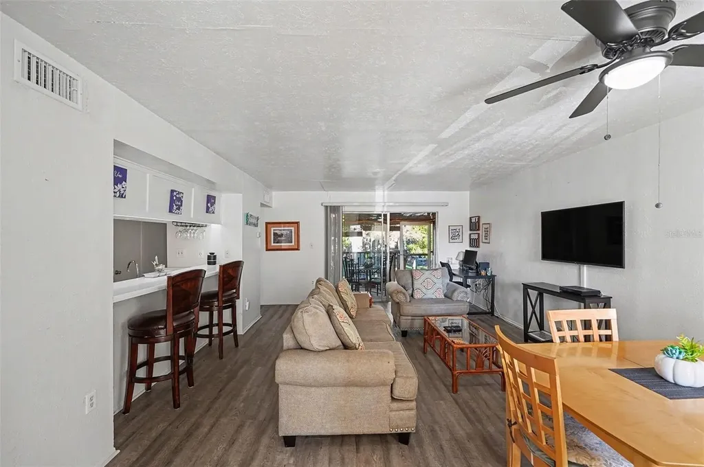 3765 41st Street S St Petersburg FL 33711