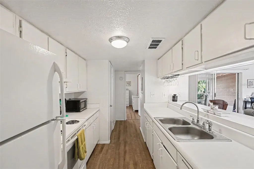 3765 41st Street S St Petersburg FL 33711