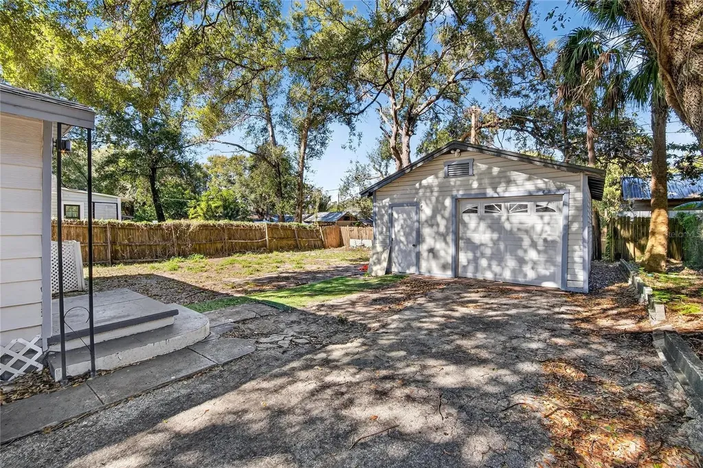 1210 E Cayuga Street Tampa FL 33603