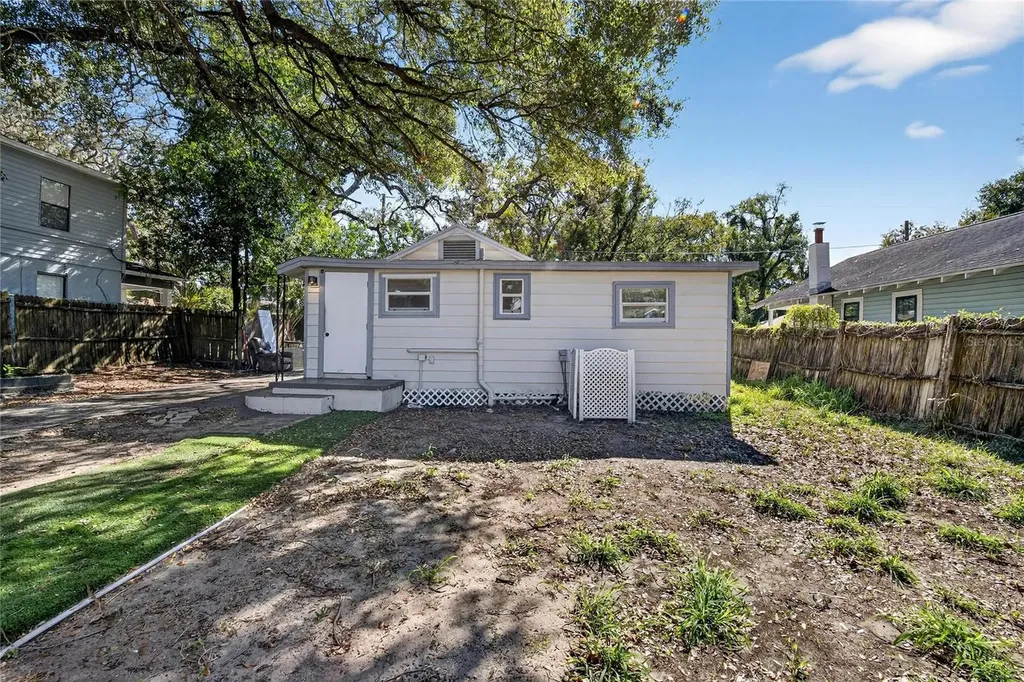 1210 E Cayuga Street Tampa FL 33603