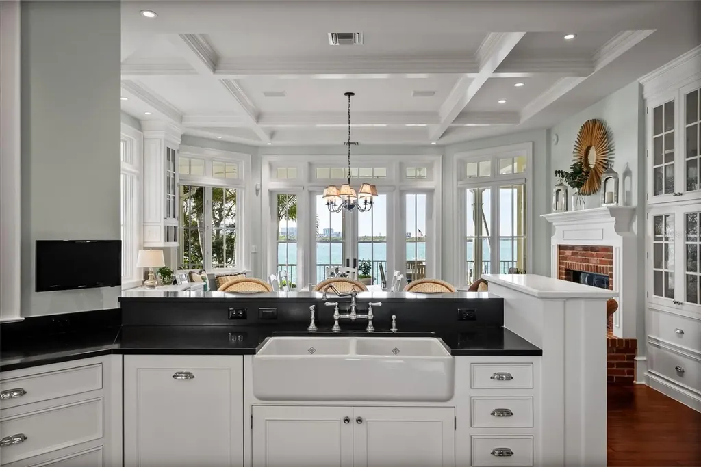 3440 Gulfmead Drive Sarasota FL 34242