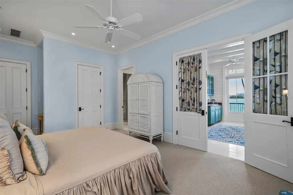 3440 Gulfmead Drive Sarasota FL 34242