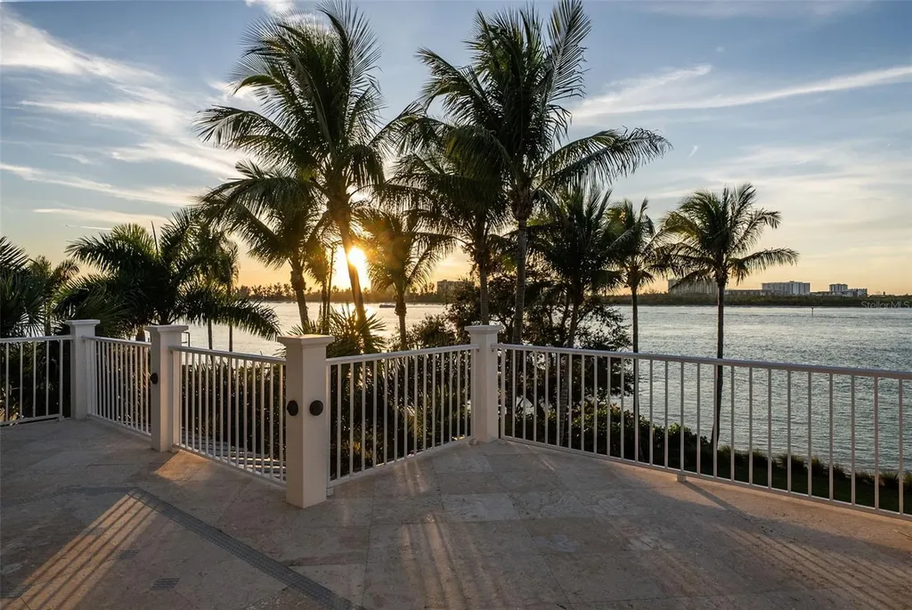 3440 Gulfmead Drive Sarasota FL 34242
