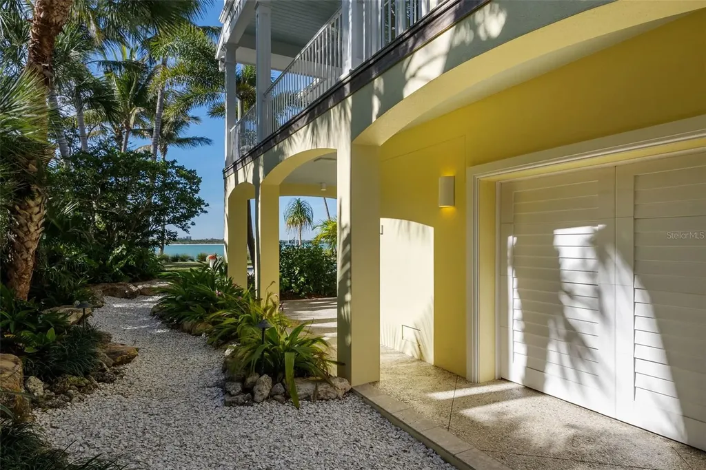 3440 Gulfmead Drive Sarasota FL 34242