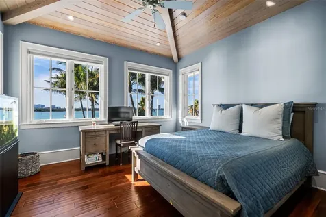 3440 Gulfmead Drive Sarasota FL 34242