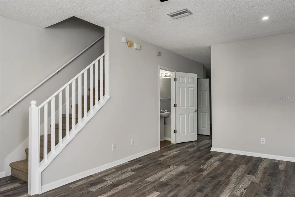 6213 Osprey Lake Circle Riverview FL 33578