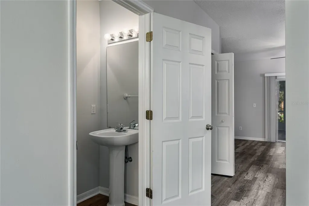 6213 Osprey Lake Circle Riverview FL 33578