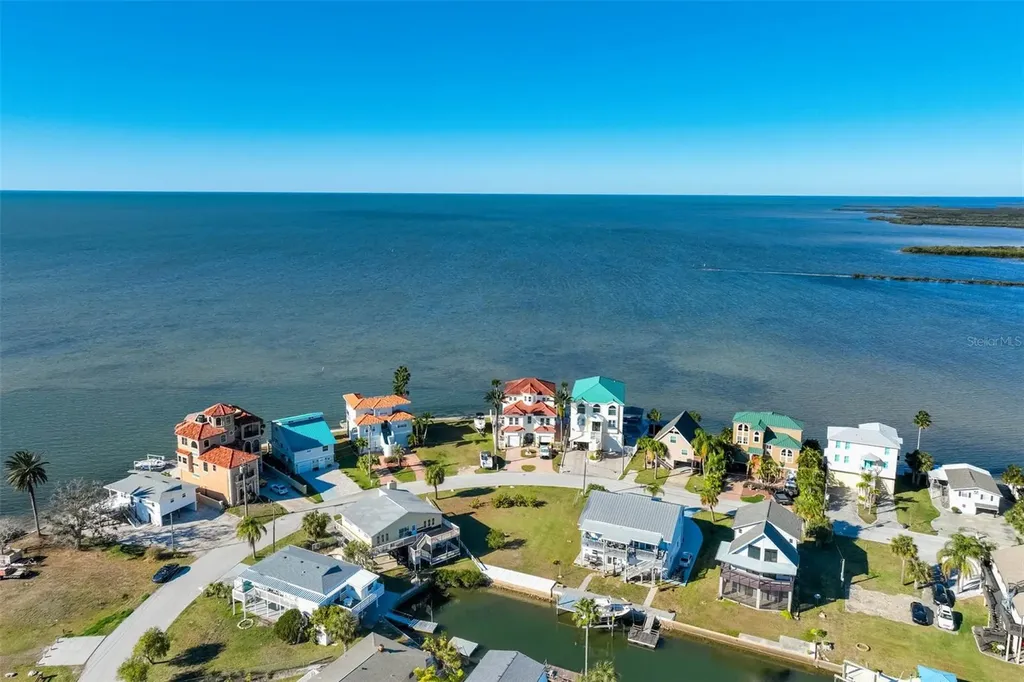 6424 Driftwood Drive Hudson FL 34667
