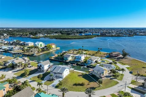 6424 Driftwood Drive Hudson FL 34667