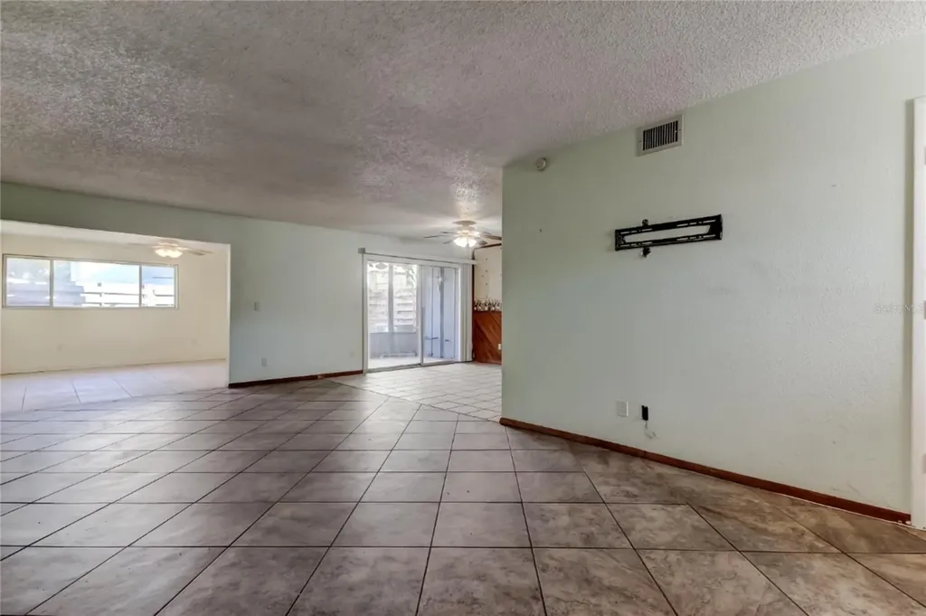 965 Whitman Drive Sarasota FL 34243