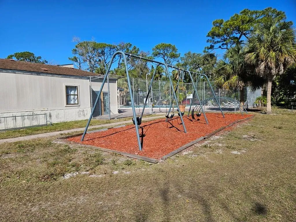 965 Whitman Drive Sarasota FL 34243