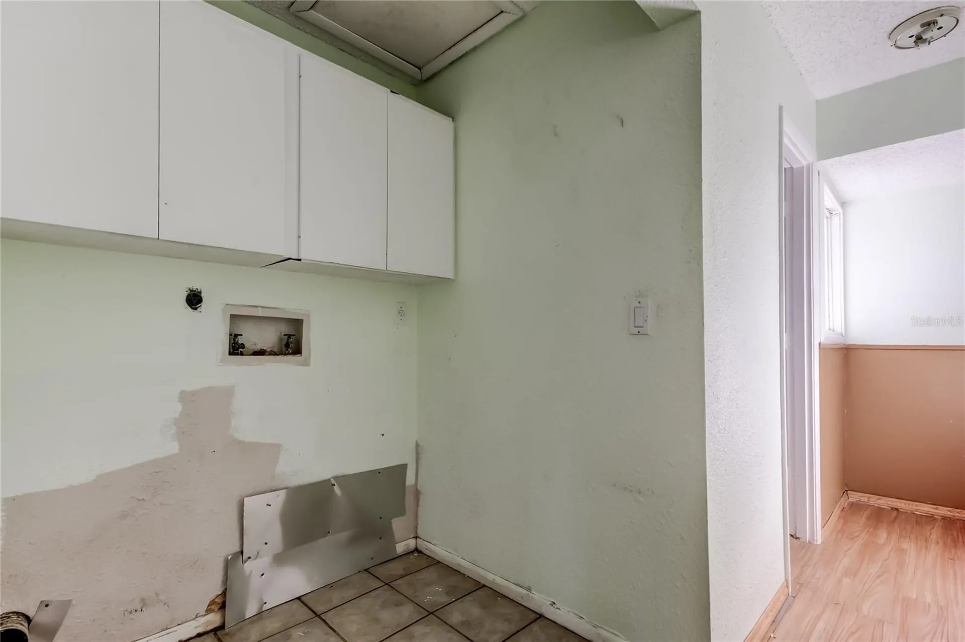 965 Whitman Drive Sarasota FL 34243
