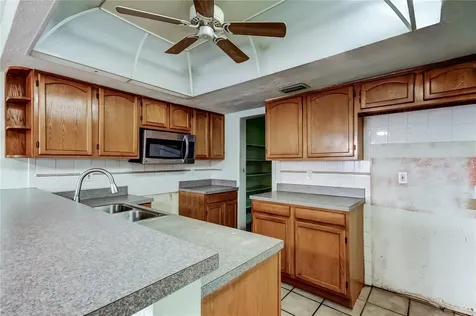 965 Whitman Drive Sarasota FL 34243