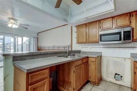 965 Whitman Drive Sarasota FL 34243