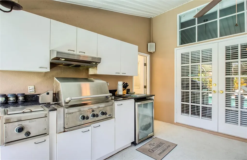 4901 Hallstead Way Tampa FL 33647