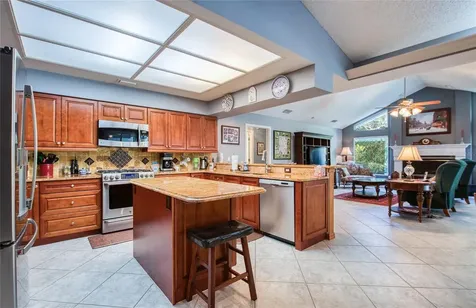 4901 Hallstead Way Tampa FL 33647