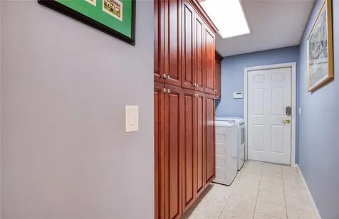 4901 Hallstead Way Tampa FL 33647