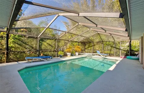 4901 Hallstead Way Tampa FL 33647