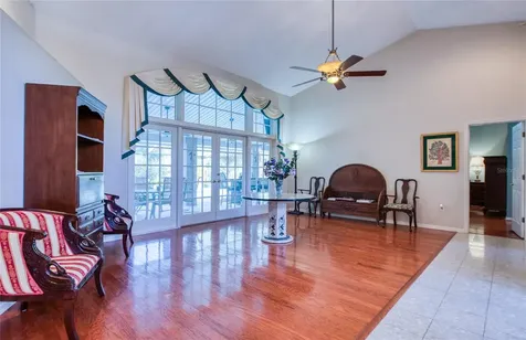 4901 Hallstead Way Tampa FL 33647