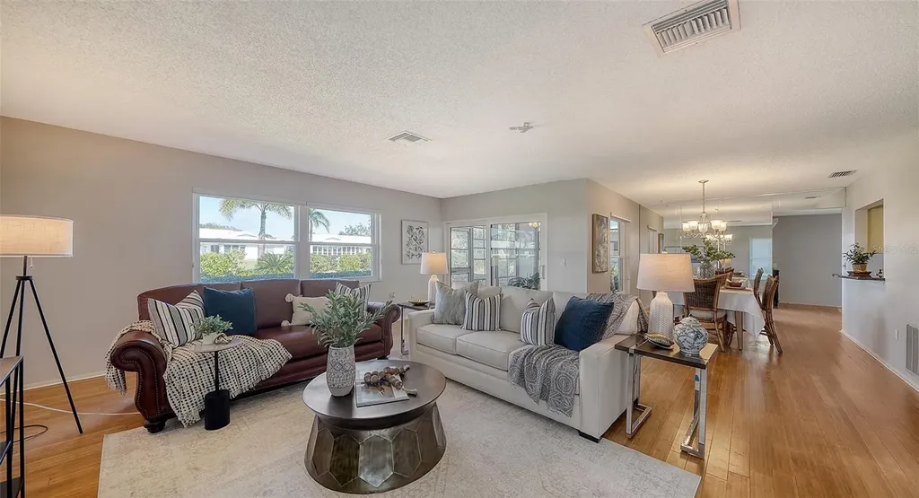 6810 9th Avenue W Bradenton FL 34209