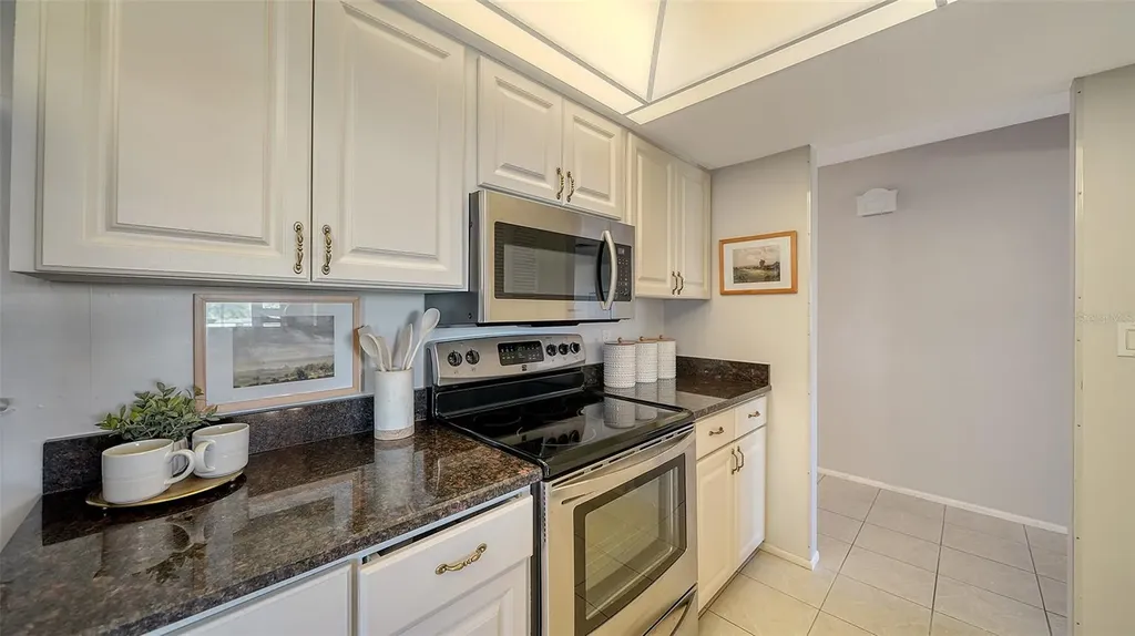 6810 9th Avenue W Bradenton FL 34209