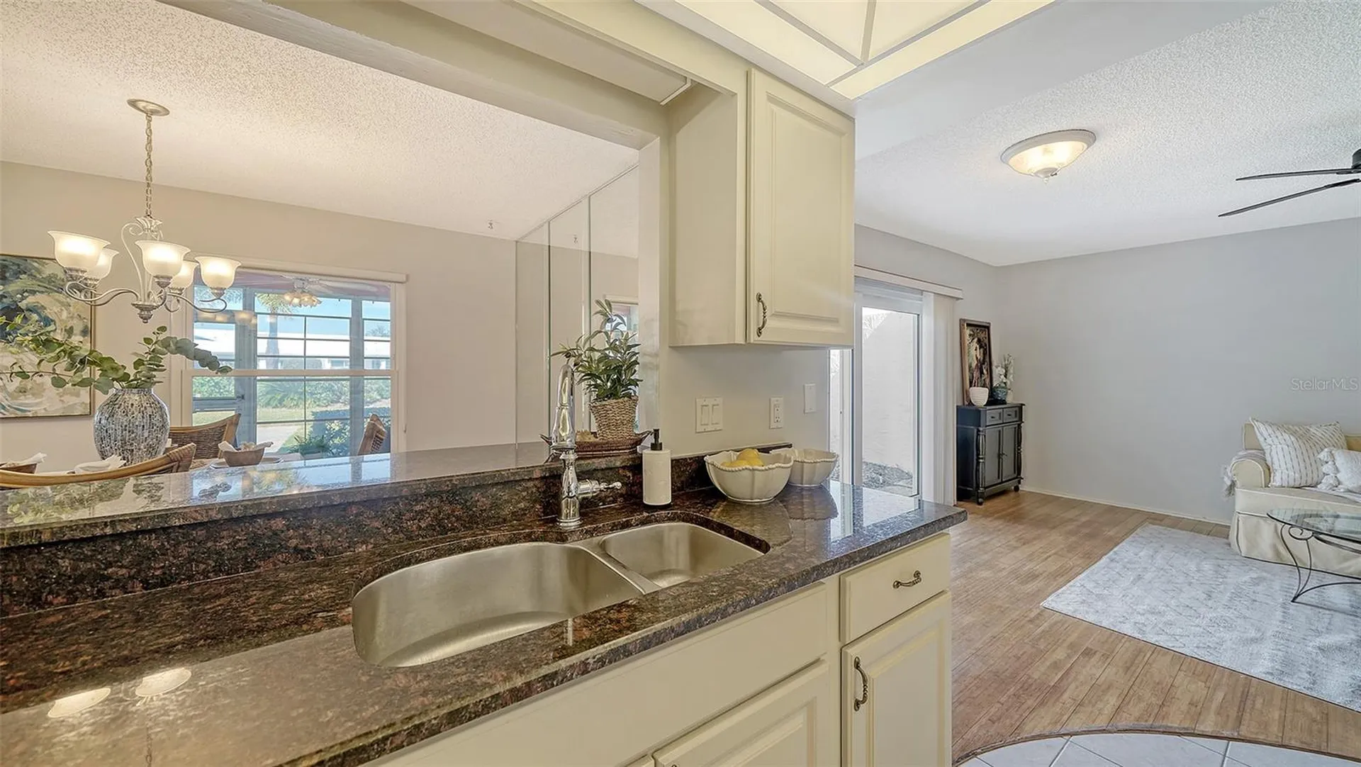6810 9th Avenue W Bradenton FL 34209