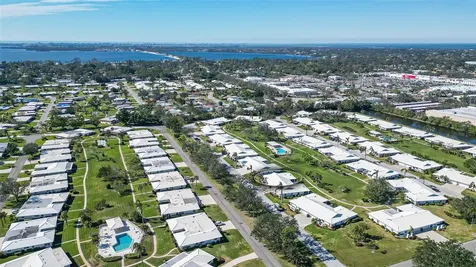 6810 9th Avenue W Bradenton FL 34209