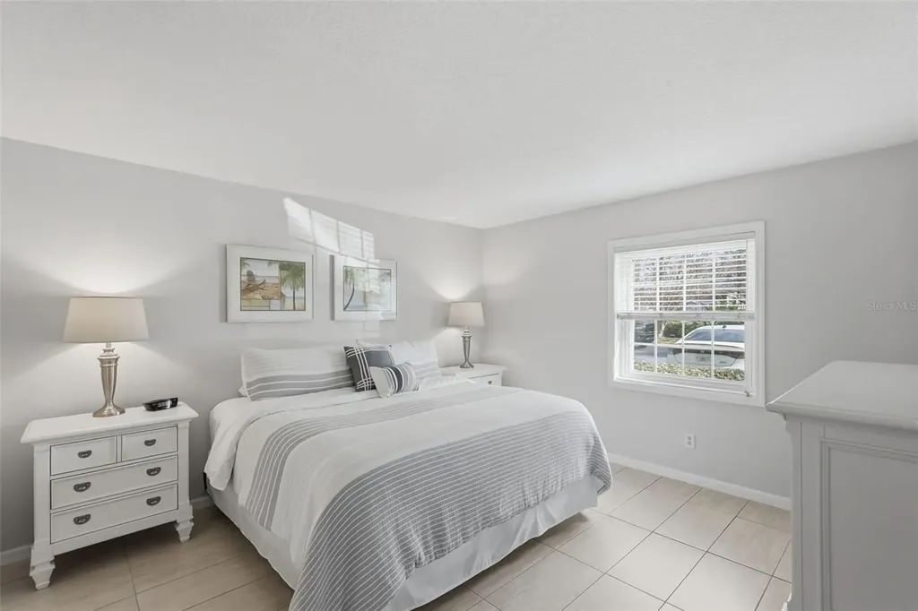 3783 Pompano St Petersburg FL 33705