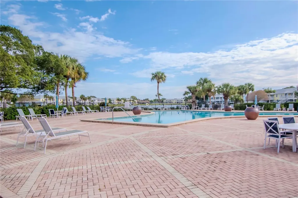 3783 Pompano St Petersburg FL 33705