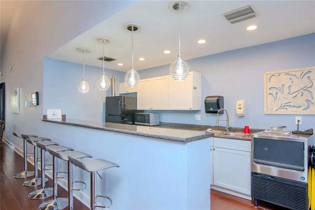 3783 Pompano St Petersburg FL 33705