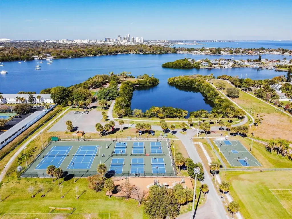 3783 Pompano St Petersburg FL 33705
