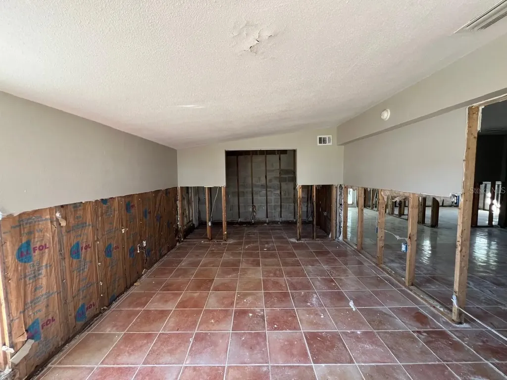 4118 Carson Street NE St Petersburg FL 33703
