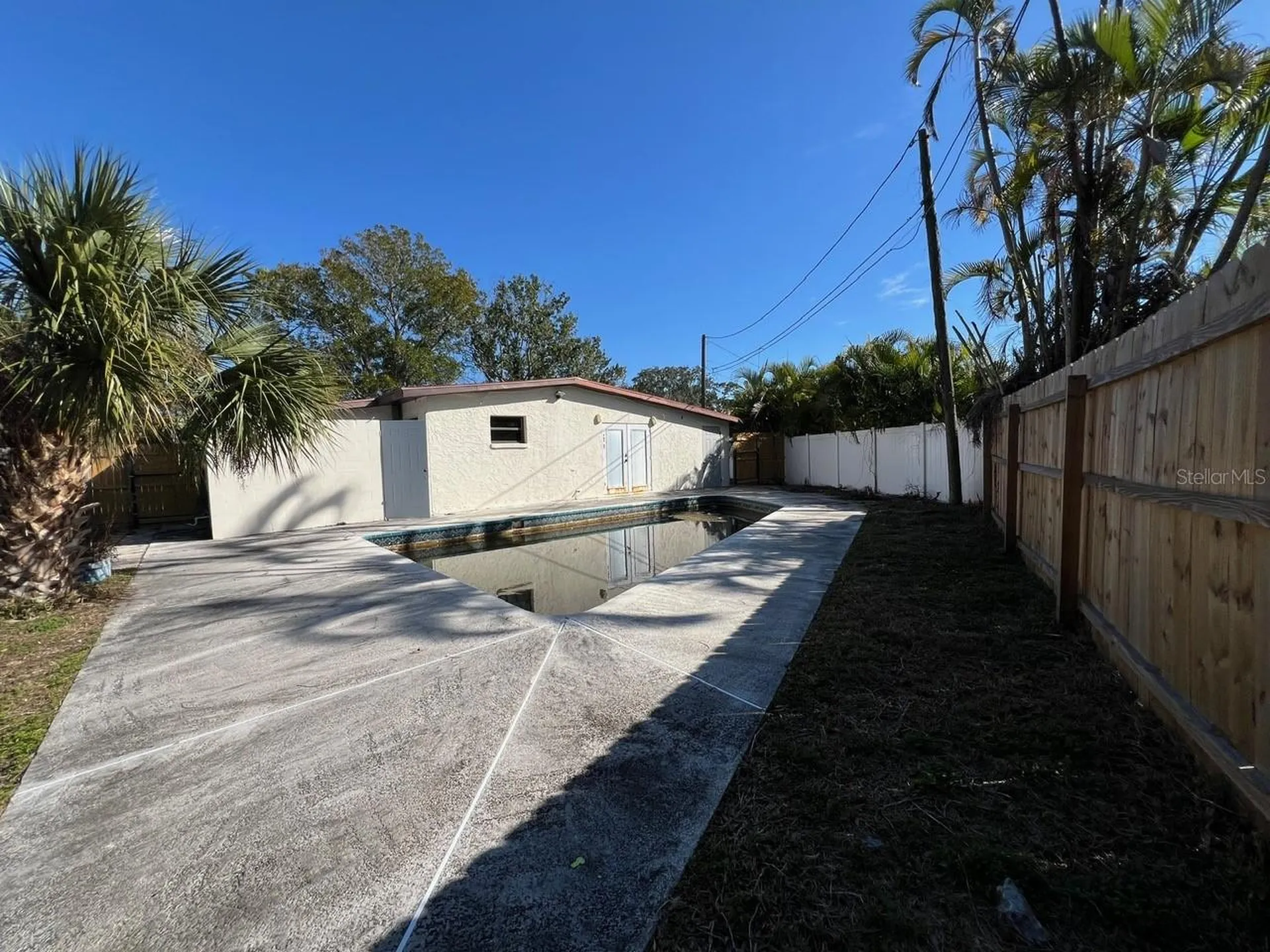 4118 Carson Street NE St Petersburg FL 33703