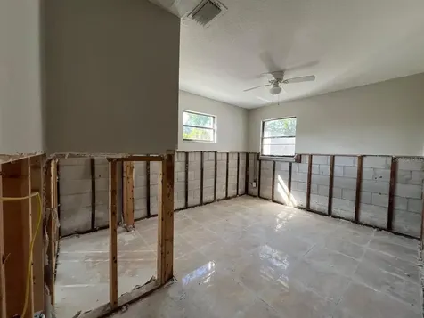 4118 Carson Street NE St Petersburg FL 33703
