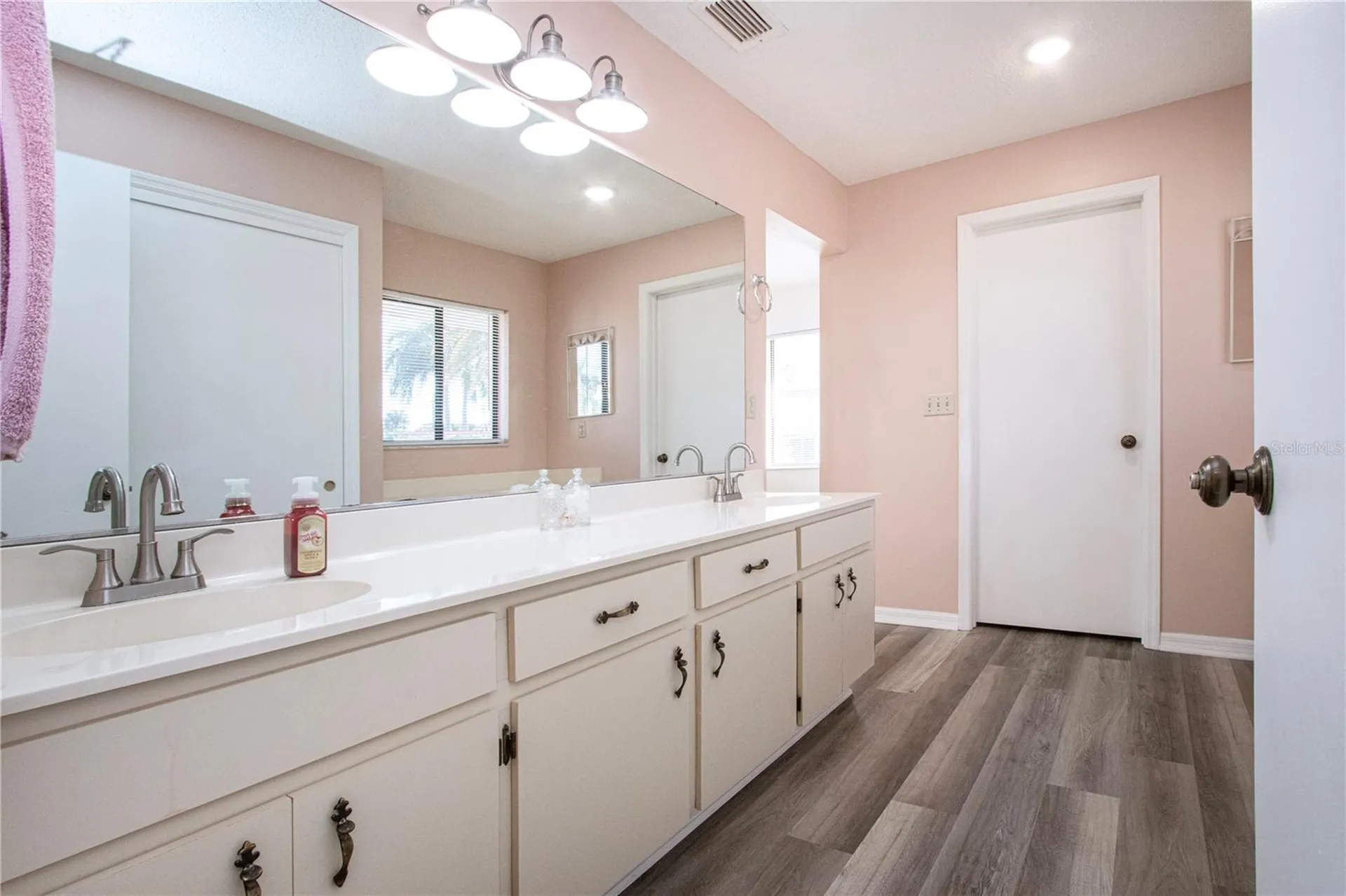 1853 Wolf Laurel Drive Sun City Center FL 33573