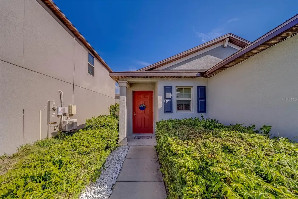 10222 Cool Waterlily Avenue Riverview FL 33578