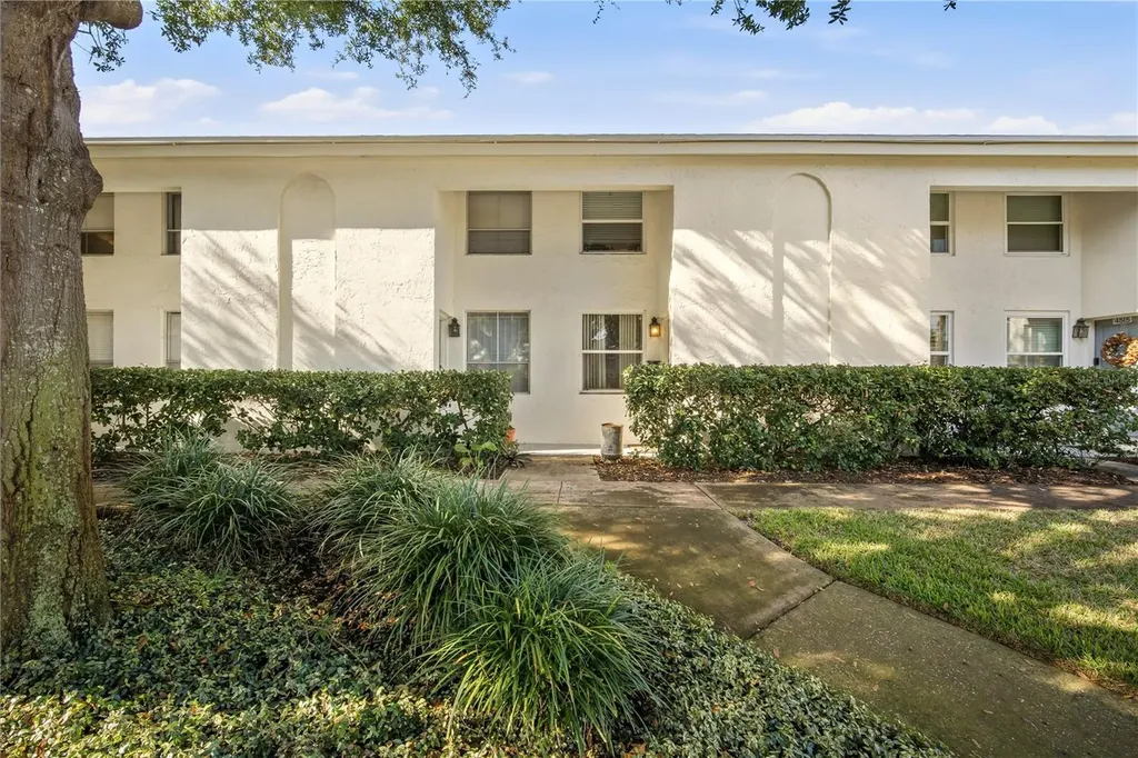 4521 W La Villa Lane Tampa FL 33611