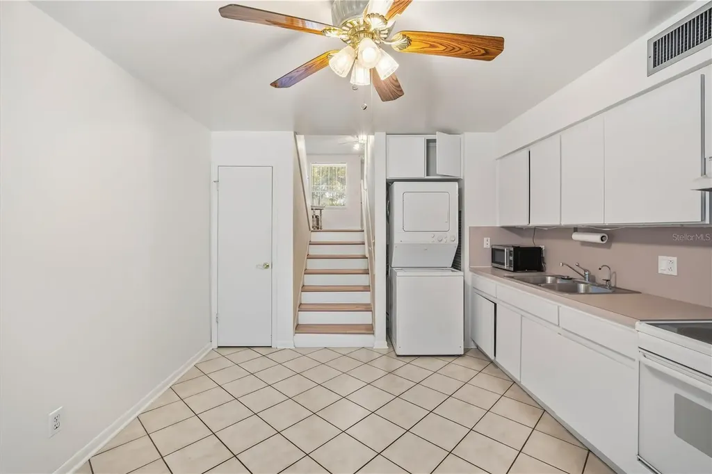 4521 W La Villa Lane Tampa FL 33611