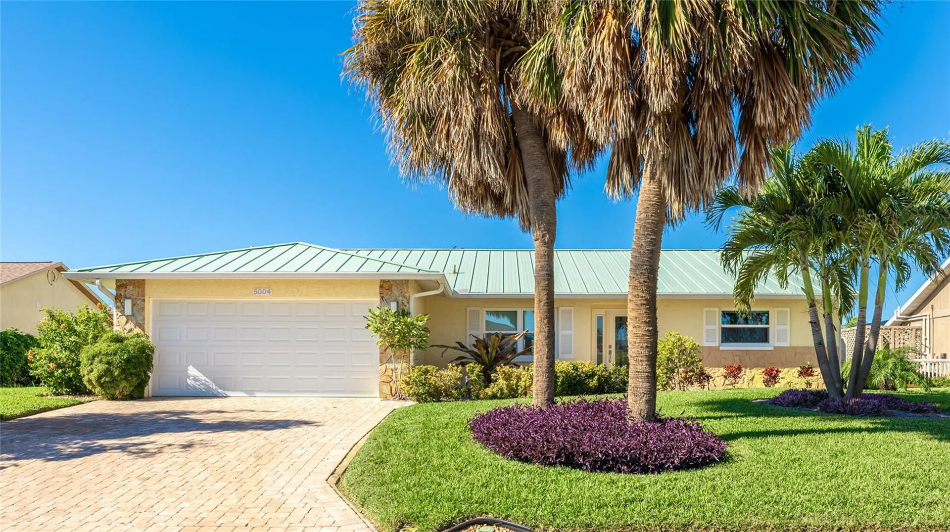 Bradenton FL, 5004 Coral Lake Drive