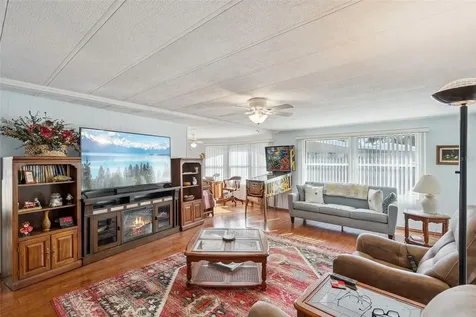 221 Pinewood Drive Eustis FL 32726