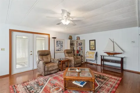 221 Pinewood Drive Eustis FL 32726