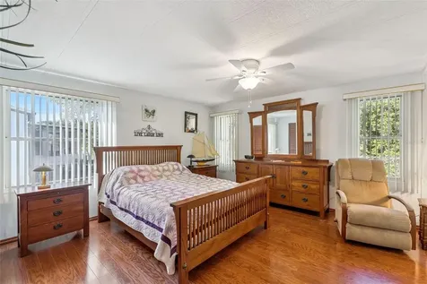 221 Pinewood Drive Eustis FL 32726
