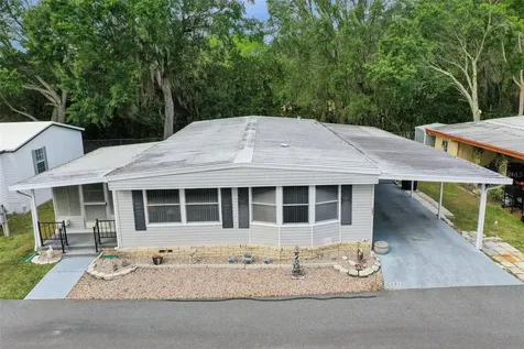 221 Pinewood Drive Eustis FL 32726
