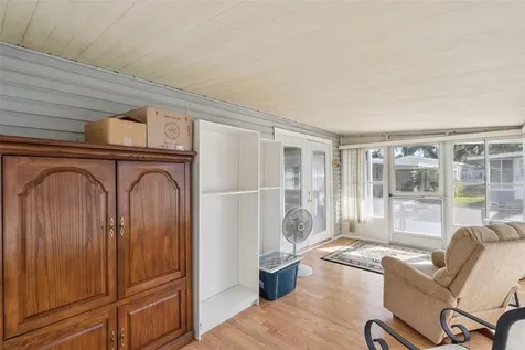 221 Pinewood Drive Eustis FL 32726