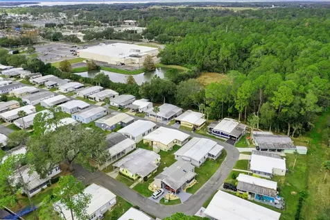 221 Pinewood Drive Eustis FL 32726