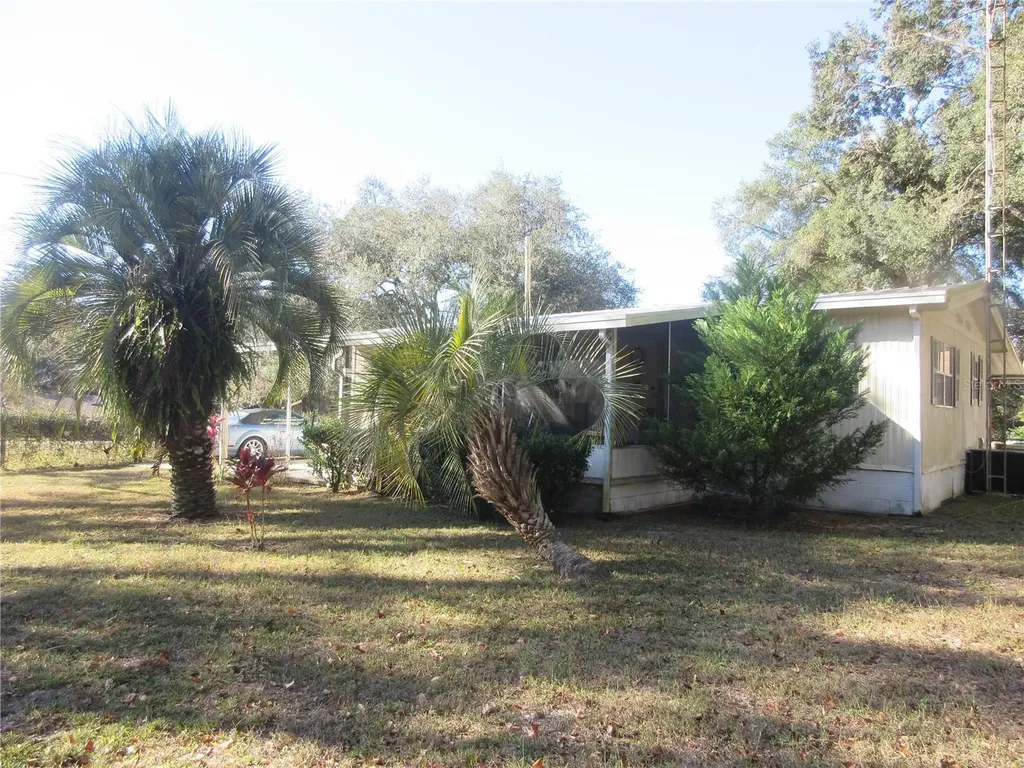 5888 SE 164th Avenue Ocklawaha FL 32179