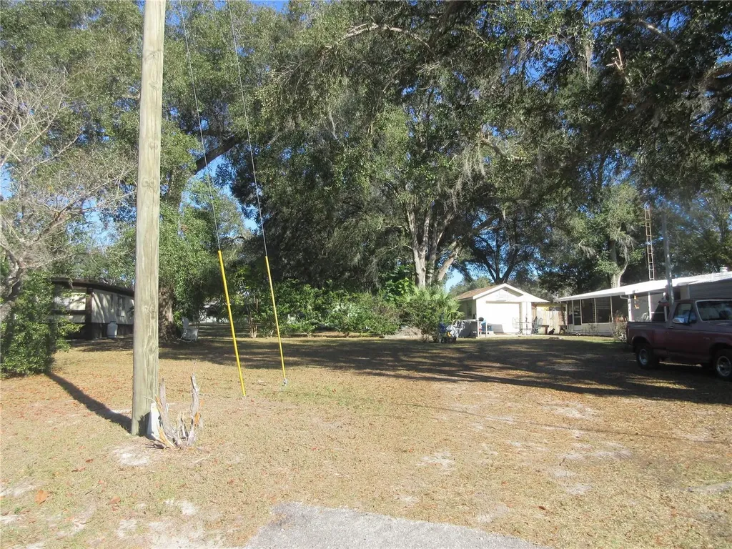5888 SE 164th Avenue Ocklawaha FL 32179