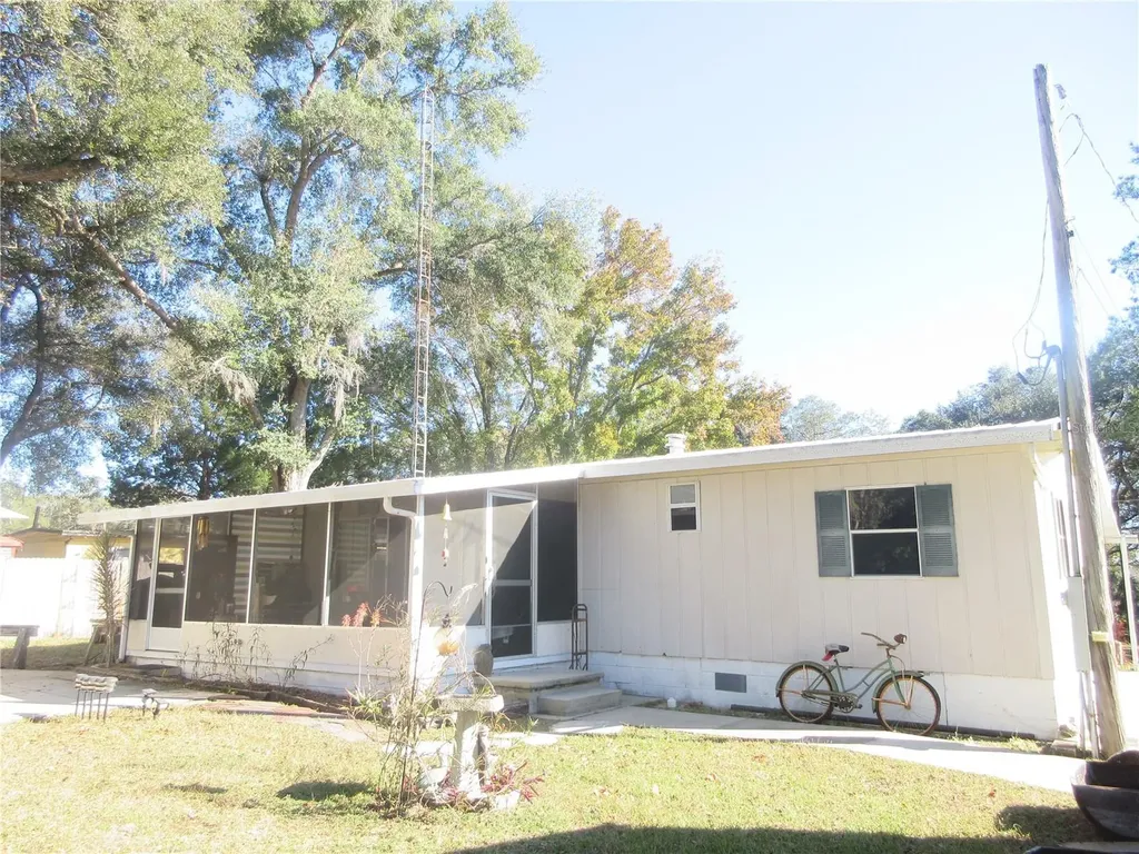 5888 SE 164th Avenue Ocklawaha FL 32179