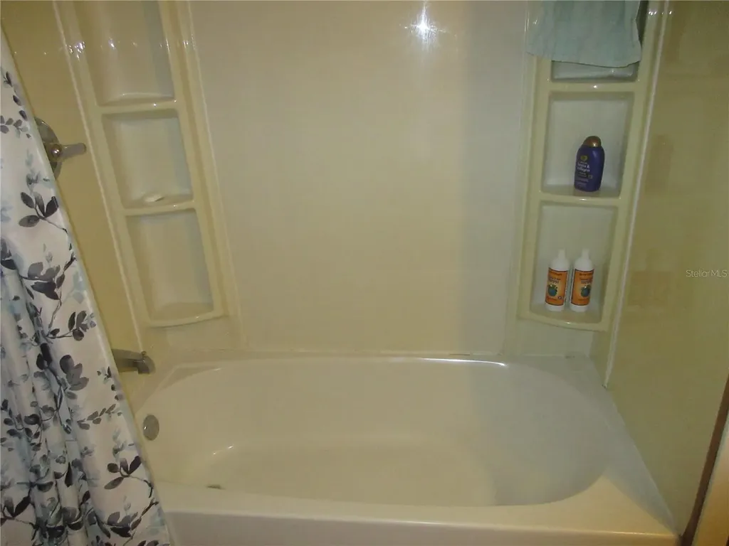 5888 SE 164th Avenue Ocklawaha FL 32179