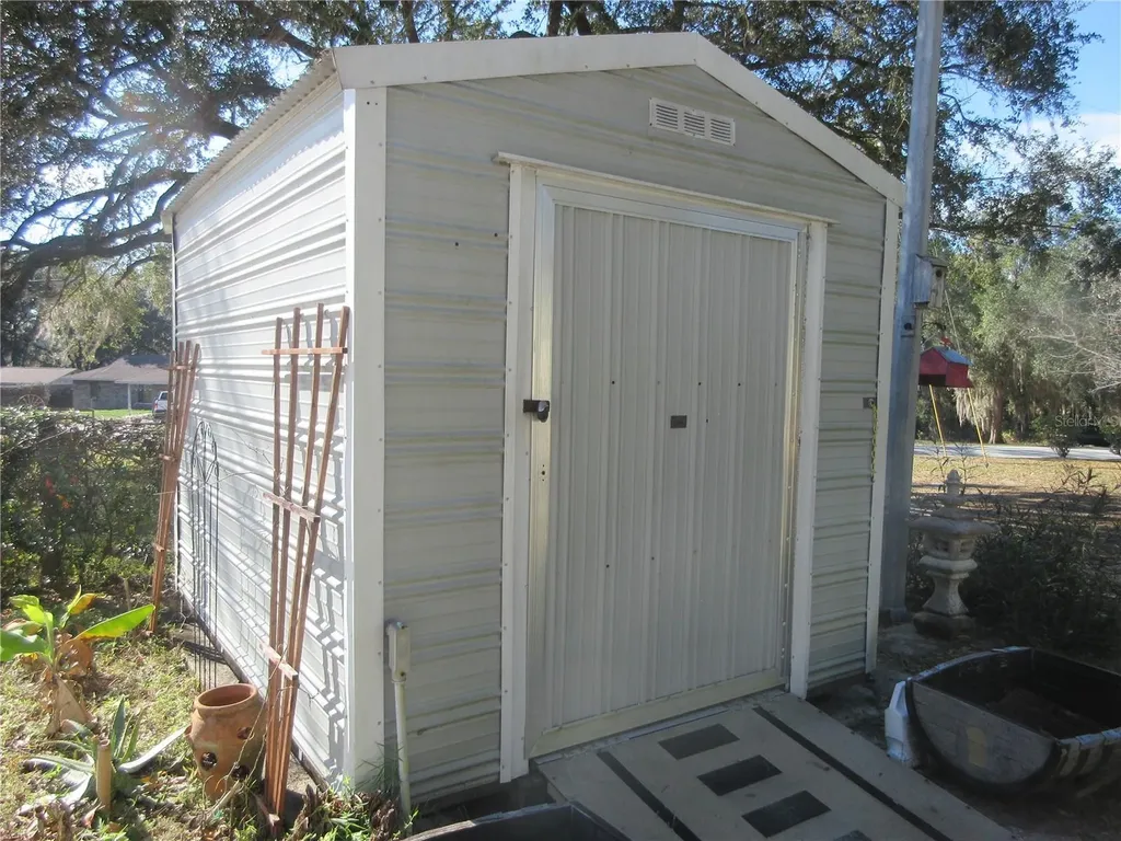 5888 SE 164th Avenue Ocklawaha FL 32179